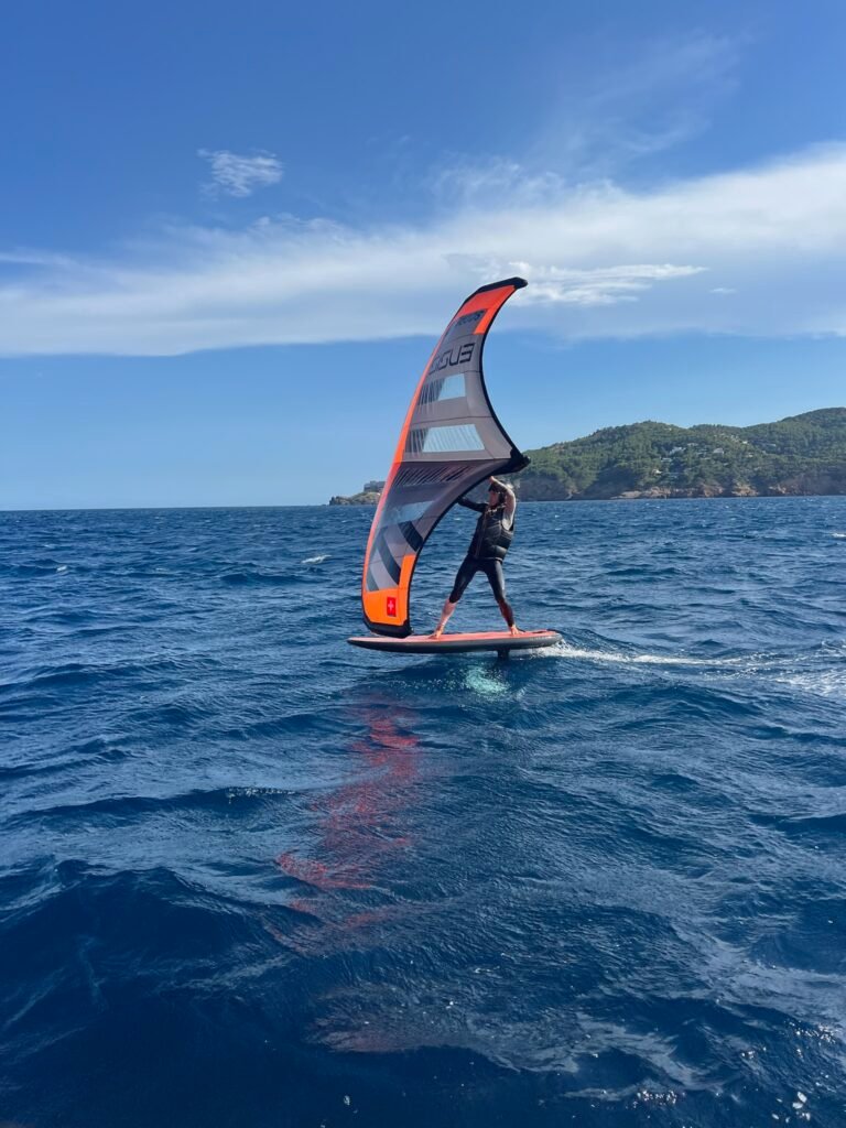 wing foil lesson in pantai costa brava, begur pals eli melero