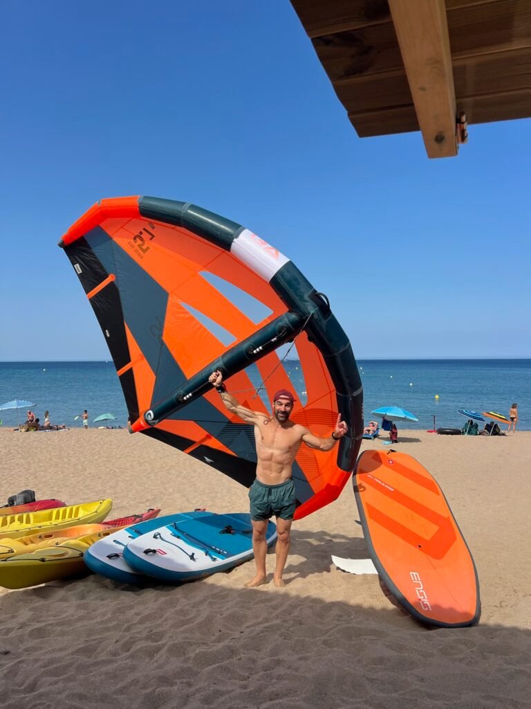wing foil lesson in pantai costa brava, begur pals. pepe