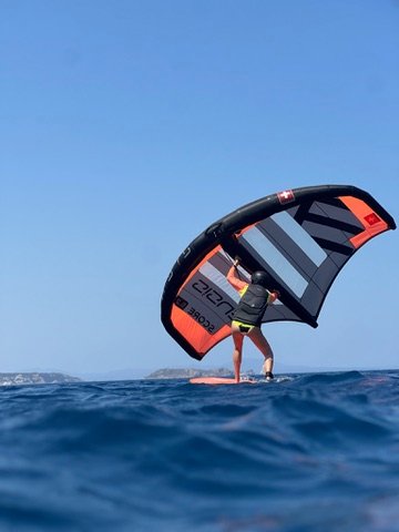 Wingfoil lesson in pantai costa brava. Begur Pals