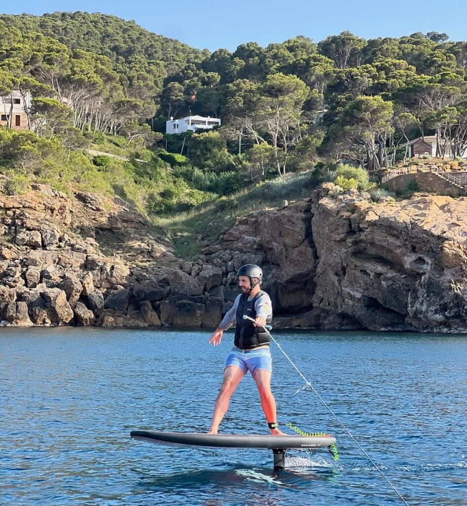 wakefoil and wingfoil lessons in pantai costabrava begur pals