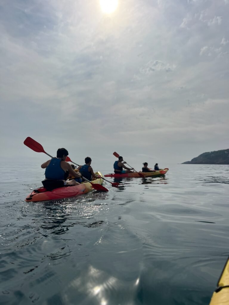 Summer sea camp in Begur by Pantai Costa Brava. Casal de verano para niños en begur, pals.